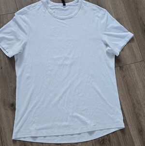 lululemon athletica White Short Sleeve Tee, Size L